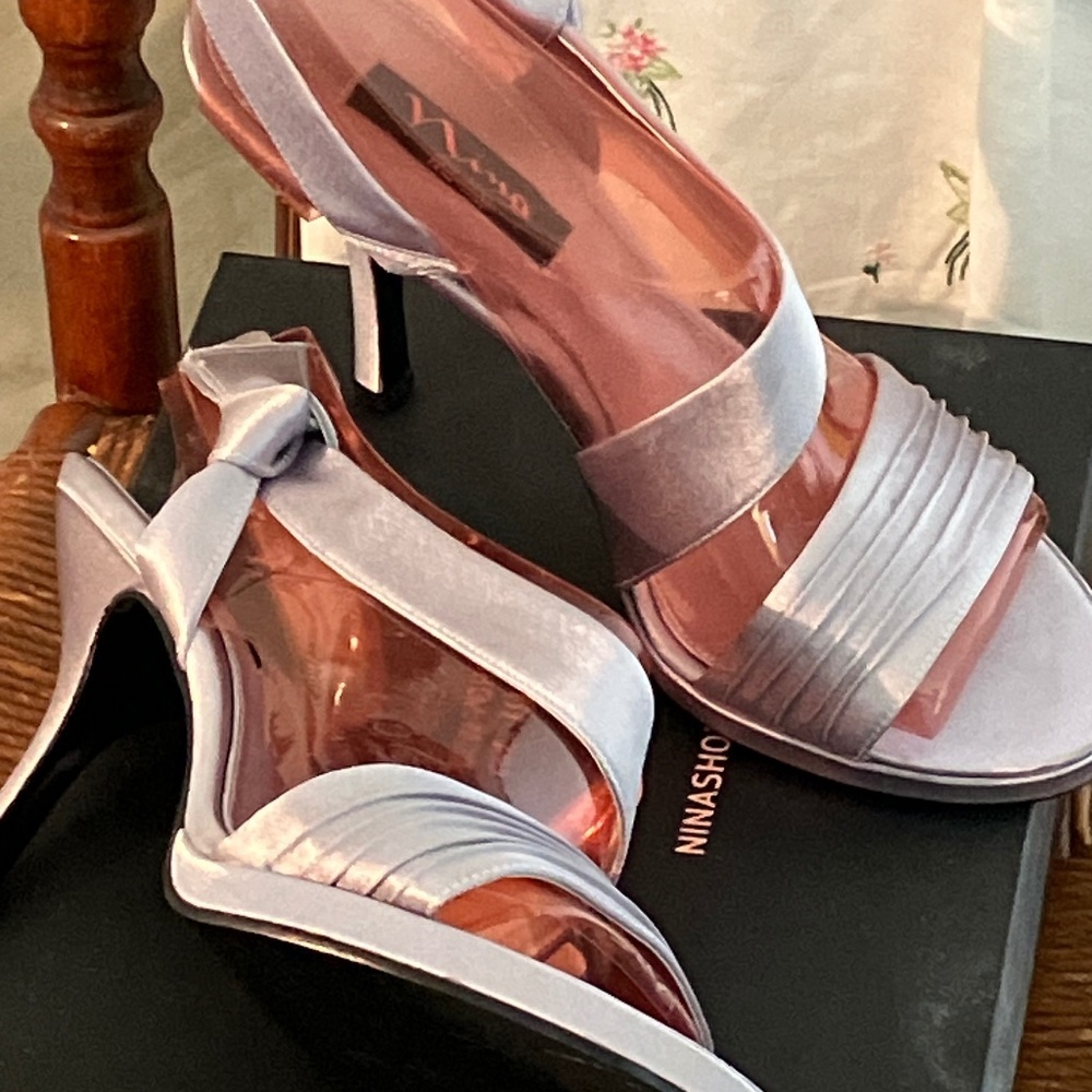 Nina Gesalyn Silver Satin Slingback Evening Sandal Size 9